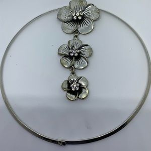 Silver necklace with pendant
